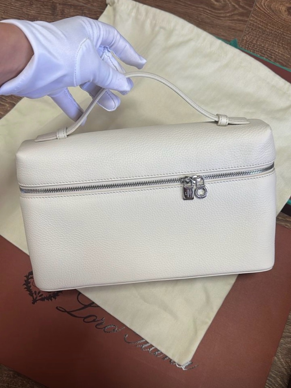 Luxury White Leather Top-Handle Cosmetic Case